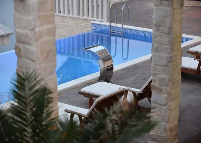 Villa Cama *