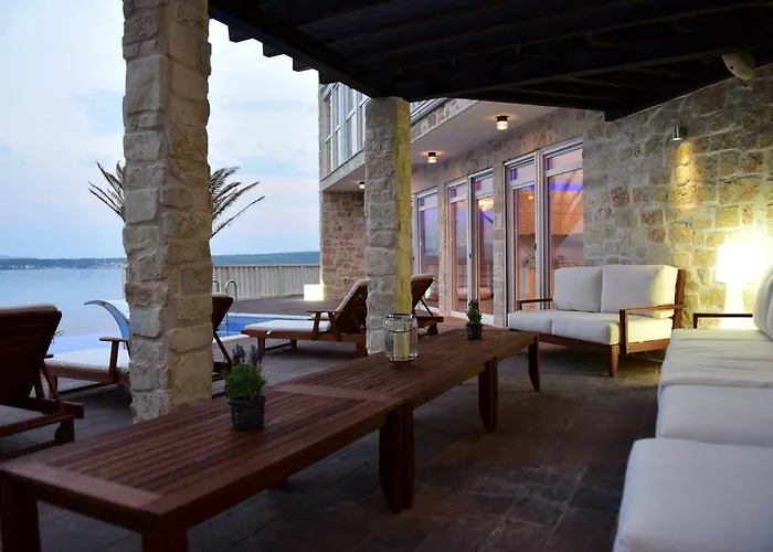 Villa Cama *